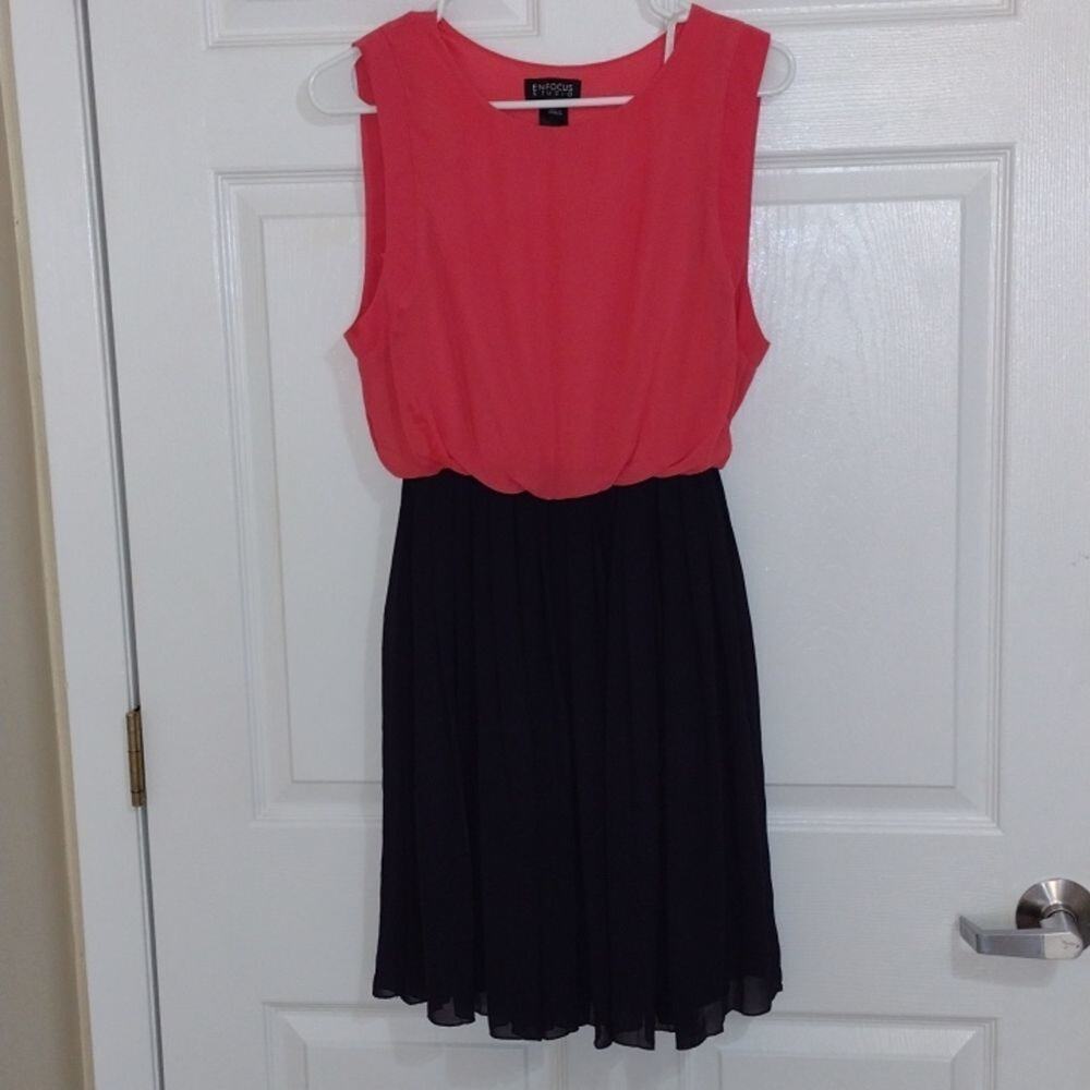 Enfocus studio size 4 women's coral and navy mid length dress
